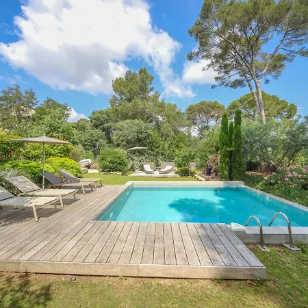 Contemporaine Piscine A Debordement