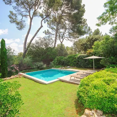 Contemporaine Piscine A Debordement *