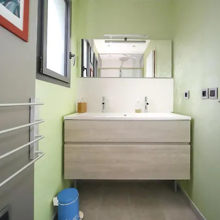 Villa Contemporaine Piscine A Debordement